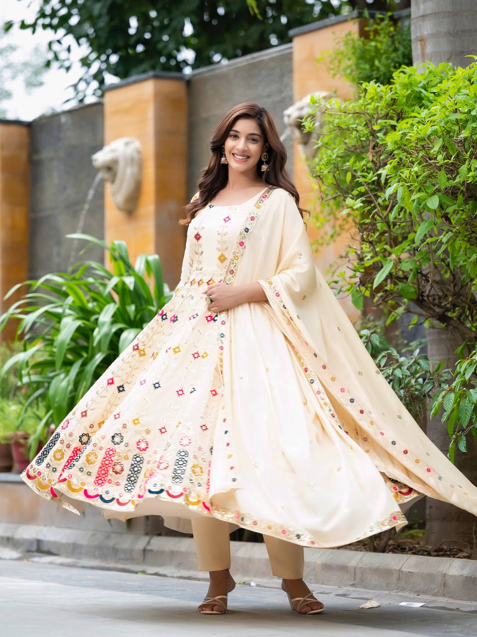 Real Modelling PREMIUM & LUXURIOUS DESIGNER READYMADE ALIA CUT  ANARKALI SUIT COLLECTIONS👜